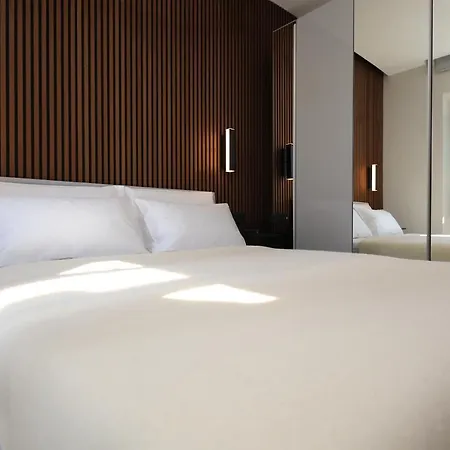 Appartement Renovated & Fully Equipped-luxurious-2room Fontana Suite, It Just Doesn't Get Any Better!