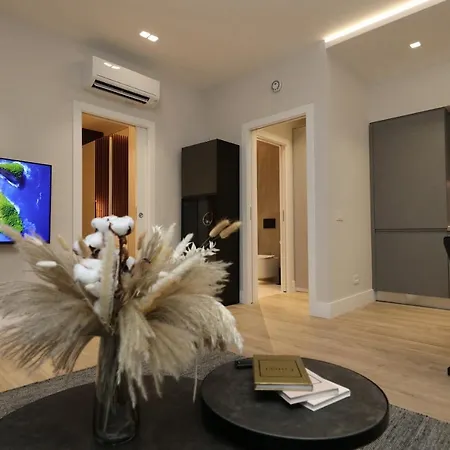 Renovated & Fully Equipped-luxurious-2room Fontana Suite, It Just Doesn't Get Any Better! Appartement