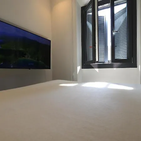 Renovated & Fully Equipped-luxurious-2room Fontana Suite, It Just Doesn't Get Any Better! Appartement