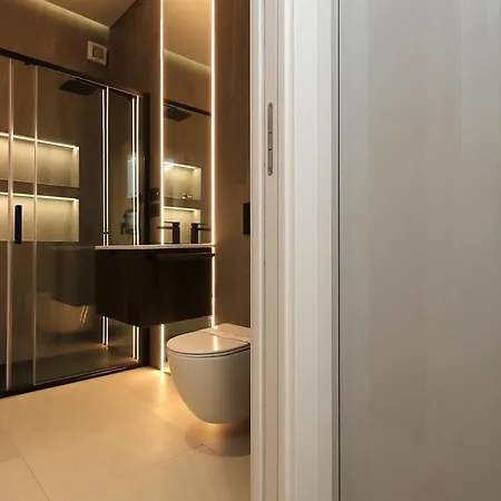 Appartement Renovated & Fully Equipped-luxurious-2room Fontana Suite, It Just Doesn't Get Any Better!