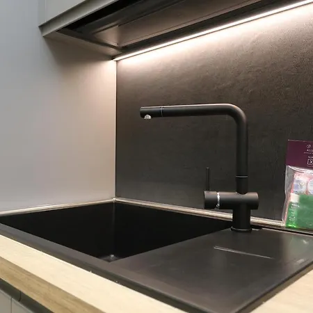 Apartament Renovated & Fully Equipped-luxurious-2room Fontana Suite, It Just Doesn't Get Any Better! *
