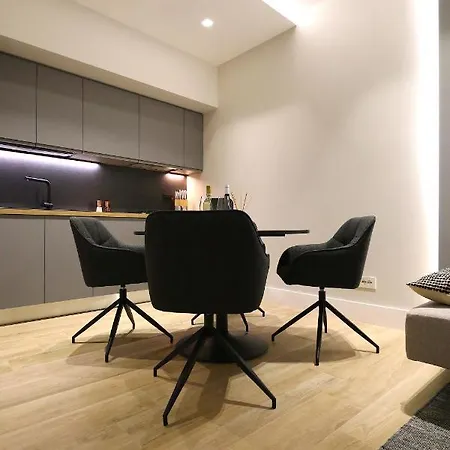 Renovated & Fully Equipped-luxurious-2room Fontana Suite, It Just Doesn't Get Any Better! Appartement