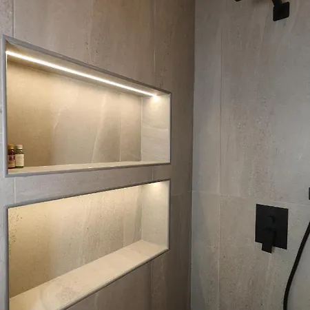 Renovated & Fully Equipped-luxurious-2room Fontana Suite, It Just Doesn't Get Any Better! Appartement *