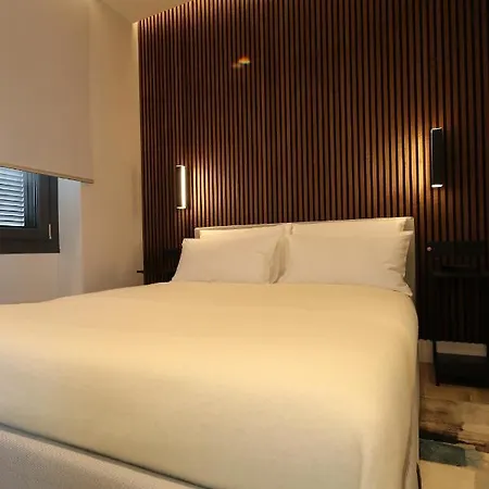 Renovated & Fully Equipped-luxurious-2room Fontana Suite, It Just Doesn't Get Any Better! Appartement