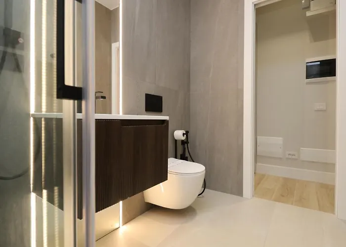 Διαμέρισμα Renovated & Fully Equipped-luxurious-2room Fontana Suite, It Just Doesn't Get Any Better! Όλμπια