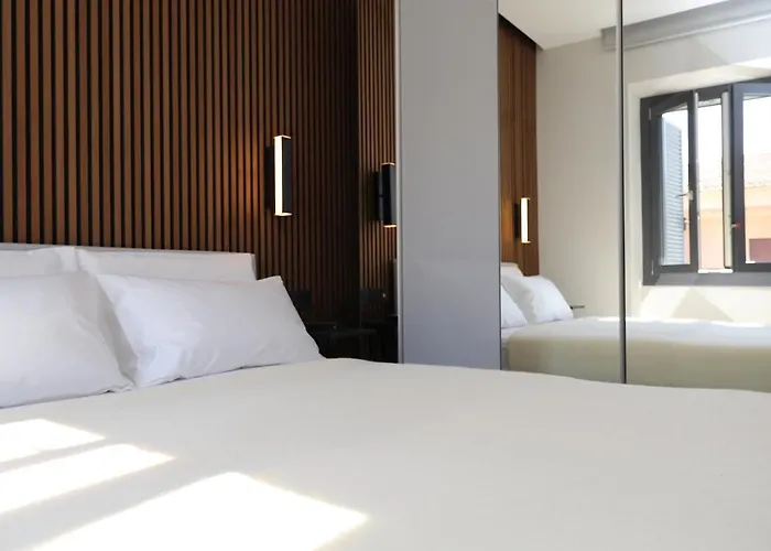 Renovated & Fully Equipped-luxurious-2room Fontana Suite, It Just Doesn't Get Any Better! Διαμέρισμα