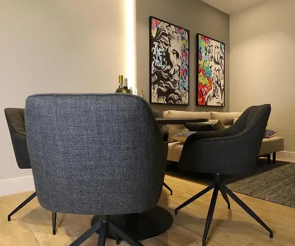 Renovated & Fully Equipped-luxurious-2room Fontana Suite, It Just Doesn't Get Any Better! Appartamento